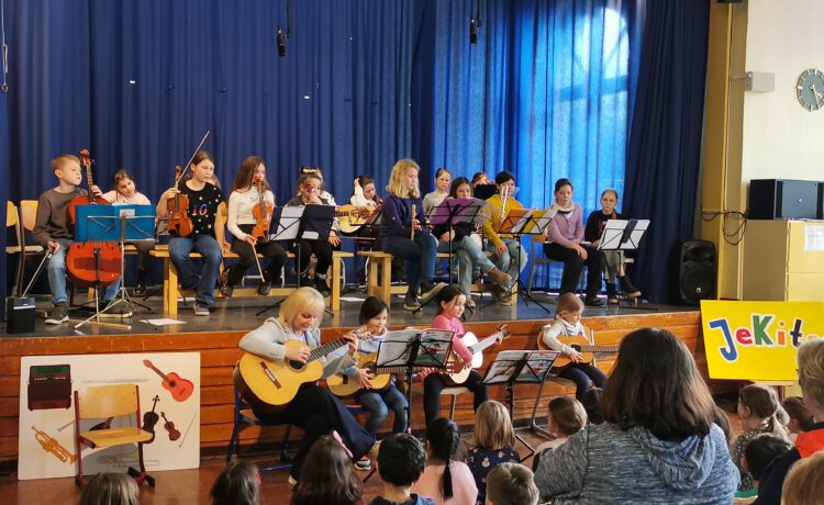 traditionelles JeKits Konzert der Jugendkunstschule